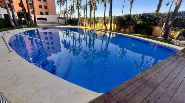 3 makuuhuone Kattohuoneisto myytävänä paikassa Centro Urbano, Dénia mukana uima-altaan 
autotalli - 550 000 € (Ref: 9928182)