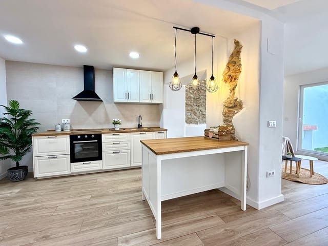3 soveværelse Byhus til salg i Dénia - € 299.000 (Ref: 9928184)