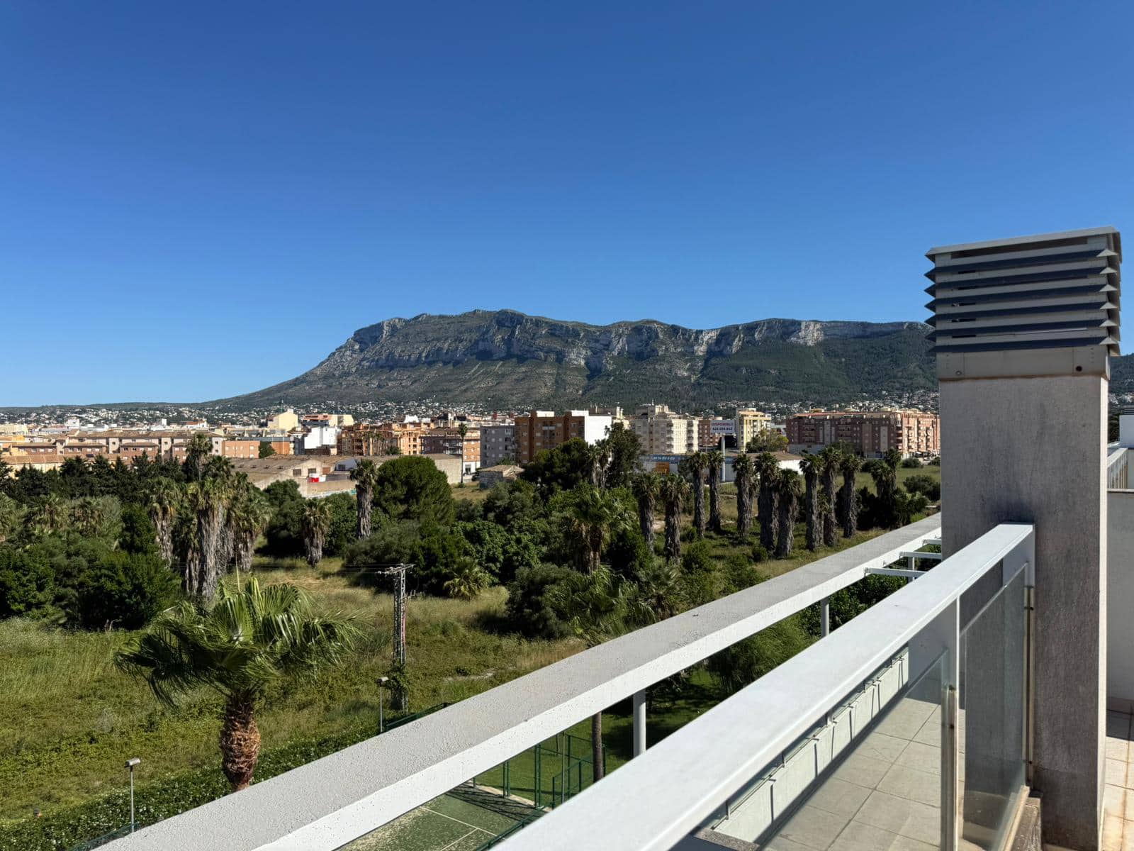 Ático de 1 habitación en Dénia en venta con piscina garaje - 278.000 € (Ref: 9938916)