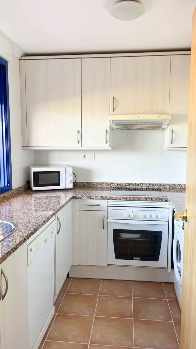 2 soveværelse Penthouse til salg i Denia med swimmingpool garage - € 362.000 (Ref: 9974012)