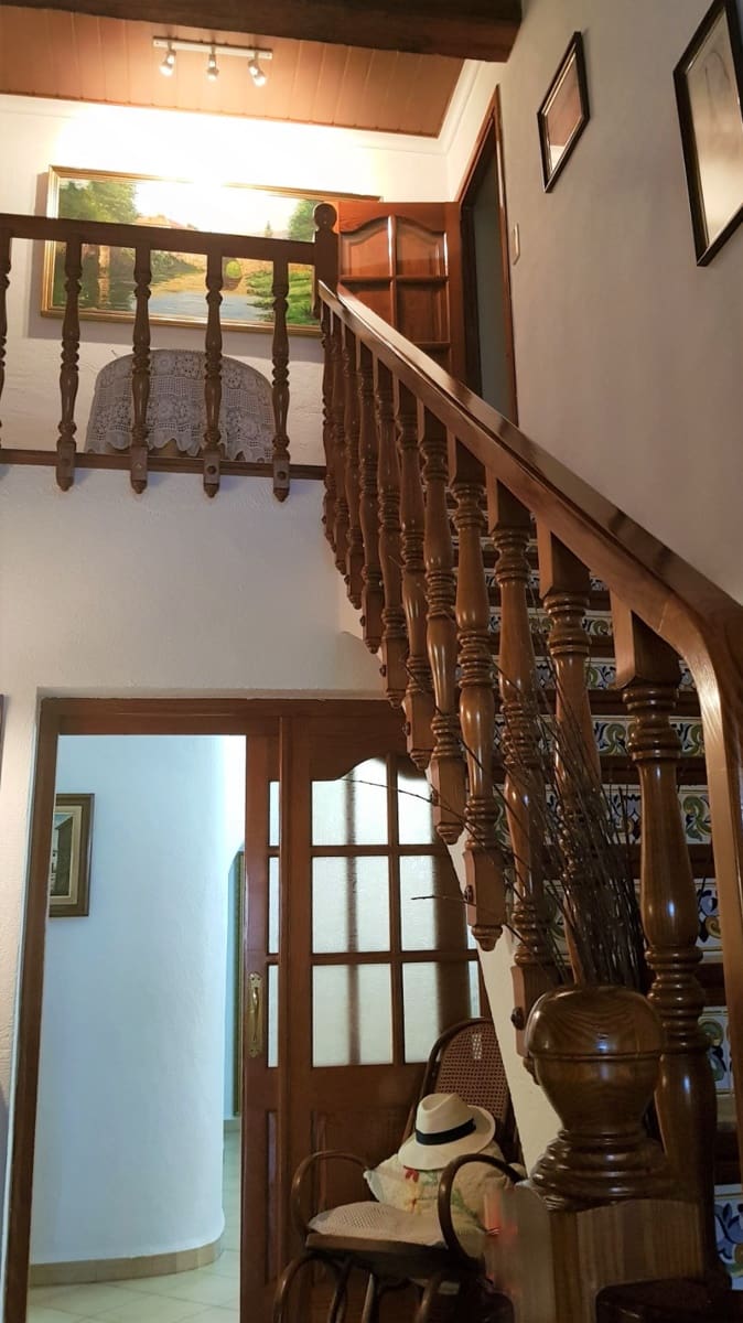 4 bedroom Villa for sale in Ondara with pool - € 850,000 (Ref: 9989482)