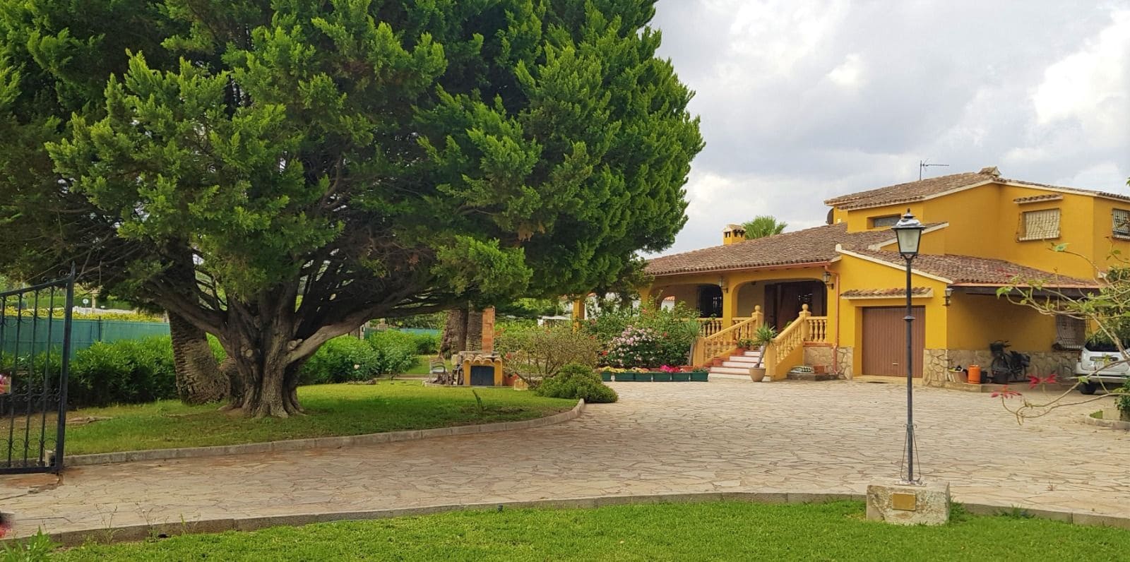 4 bedroom Villa for sale in Ondara with pool - € 850,000 (Ref: 9989482)