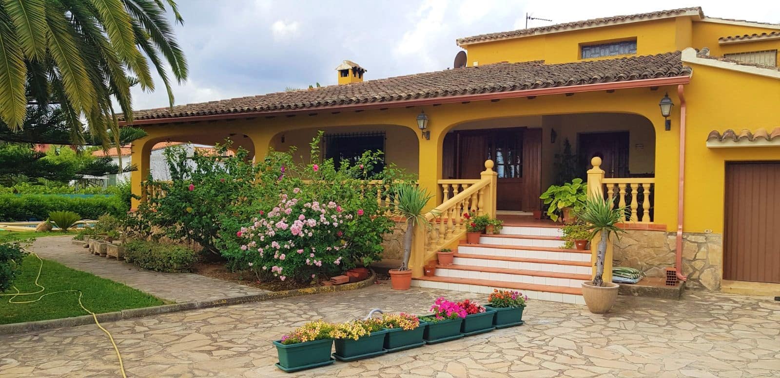 4 bedroom Villa for sale in Ondara with pool - € 850,000 (Ref: 9989482)
