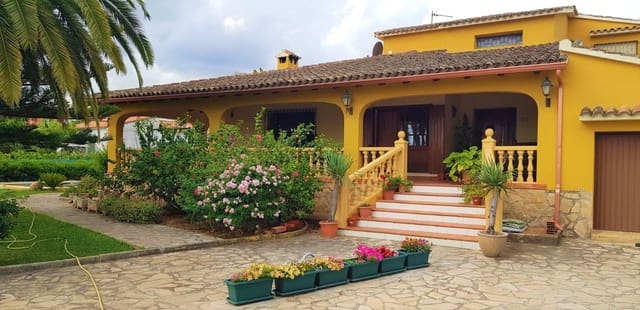 4 bedroom Villa for sale in Ondara with pool - € 850,000 (Ref: 9989482)