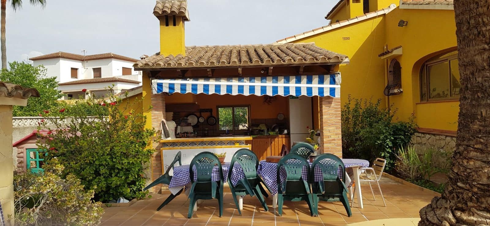 4 bedroom Villa for sale in Ondara with pool - € 850,000 (Ref: 9989482)
