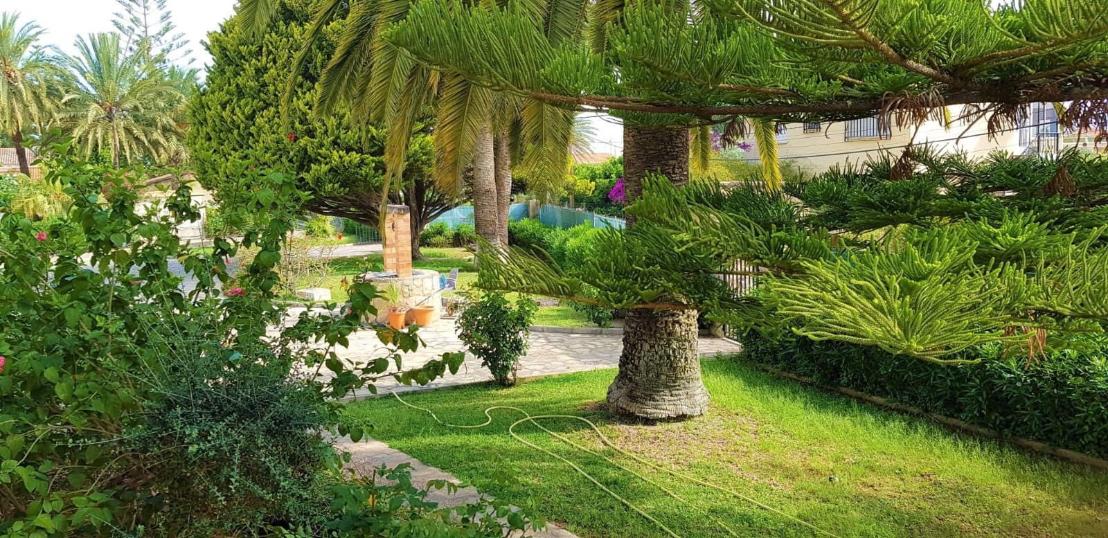 4 bedroom Villa for sale in Ondara with pool - € 850,000 (Ref: 9989482)