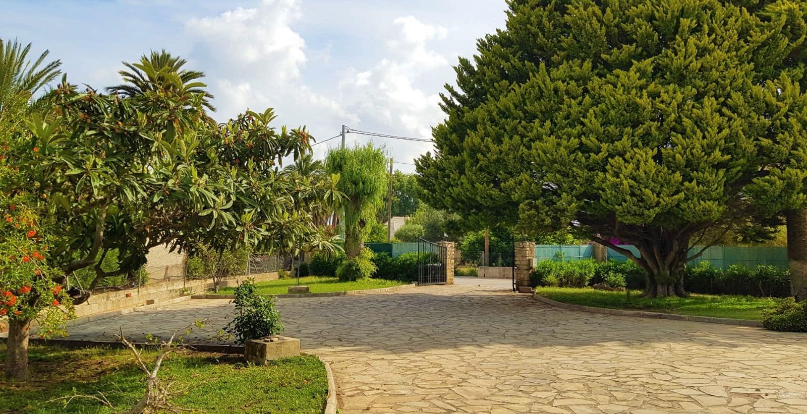 4 bedroom Villa for sale in Ondara with pool - € 850,000 (Ref: 9989482)