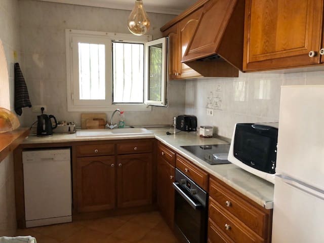 4 soveværelse Villa til salg i El Montgó, Dénia med swimmingpool garage - € 565.000 (Ref: 9996224)