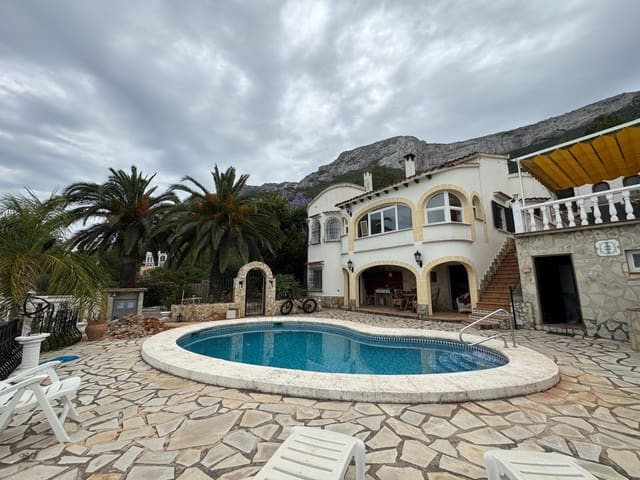 4 soveværelse Villa til salg i El Montgó, Dénia med swimmingpool garage - € 565.000 (Ref: 9996224)