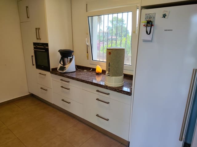 Chalet de 3 habitaciones en Dénia en venta con piscina - 425.000 € (Ref: 9996329)