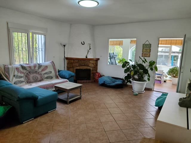 Chalet de 3 habitaciones en Dénia en venta con piscina - 425.000 € (Ref: 9996329)