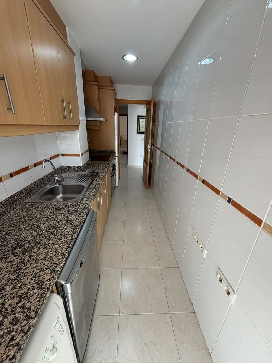 Piso de 2 habitaciones en Dénia en venta - 240.000 € (Ref: 9997526)
