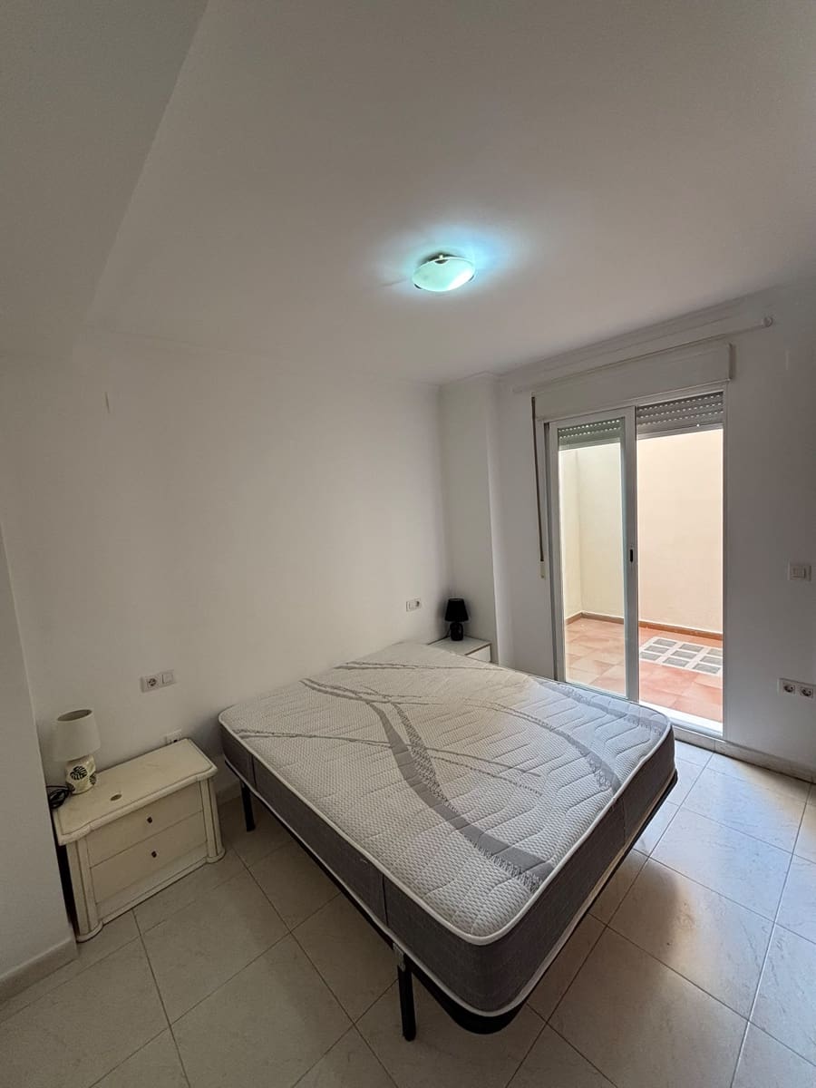Piso de 2 habitaciones en Dénia en venta - 240.000 € (Ref: 9997526)