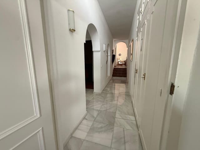 3 soverom Villa til salgs i Nueva Andalucia, Marbella med garasje - € 750 000 (Ref: 10019804)
