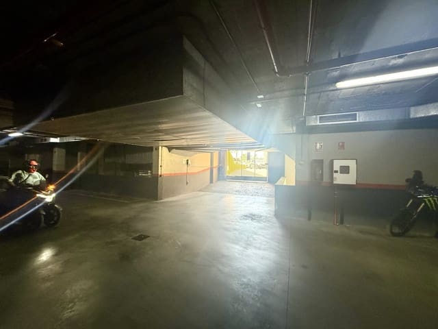 Autotalli myytävänä paikassa San Pedro de Alcantara, Marbella - 500 000 € (Ref: 10024851)