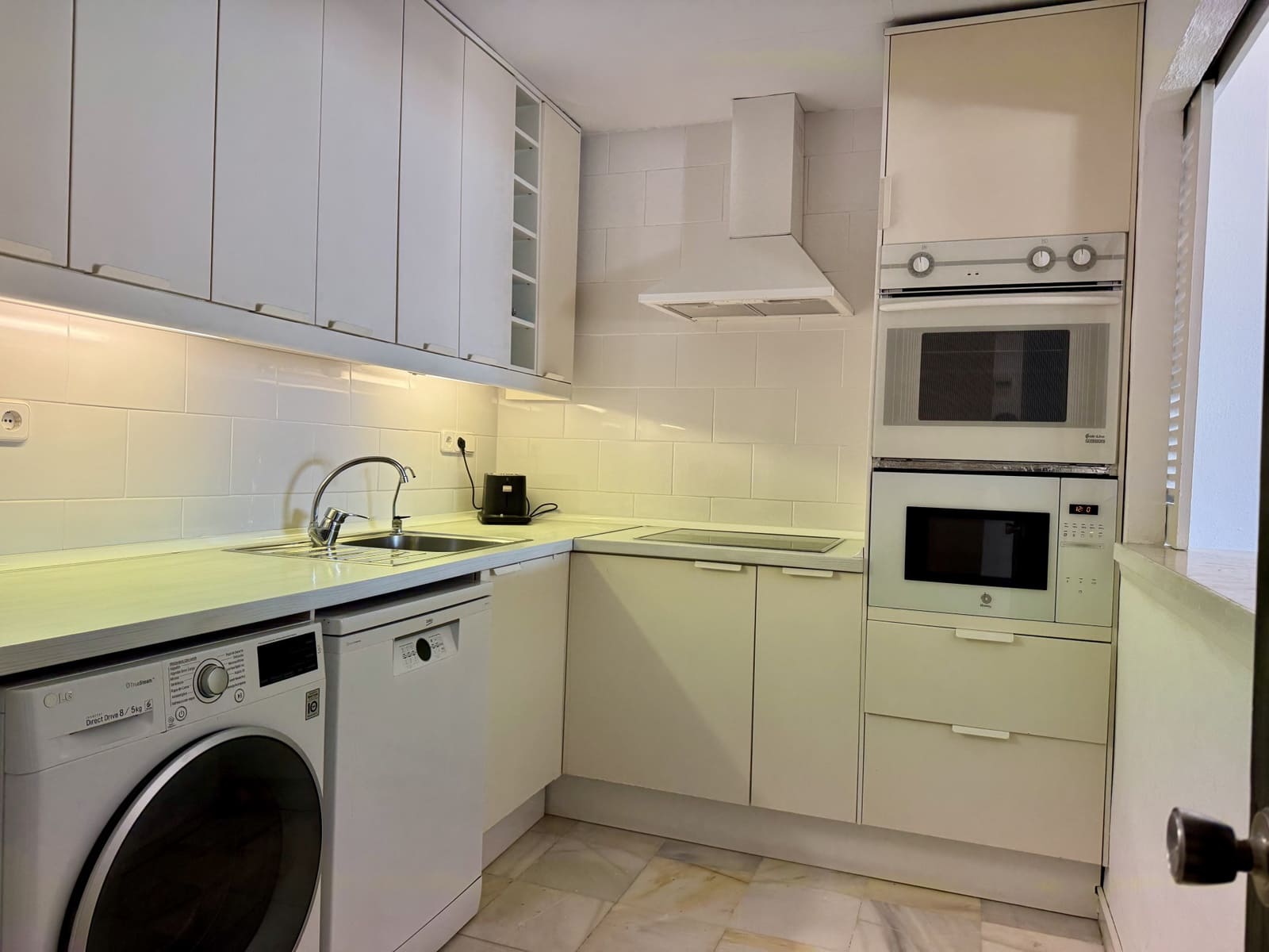 1 slaapkamer Appartement te koop in Puerto Banus - € 656.000 (Ref: 10026521)