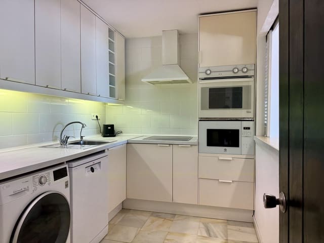 1 slaapkamer Appartement te koop in Puerto Banus, Marbella - € 656.000 (Ref: 10026521)