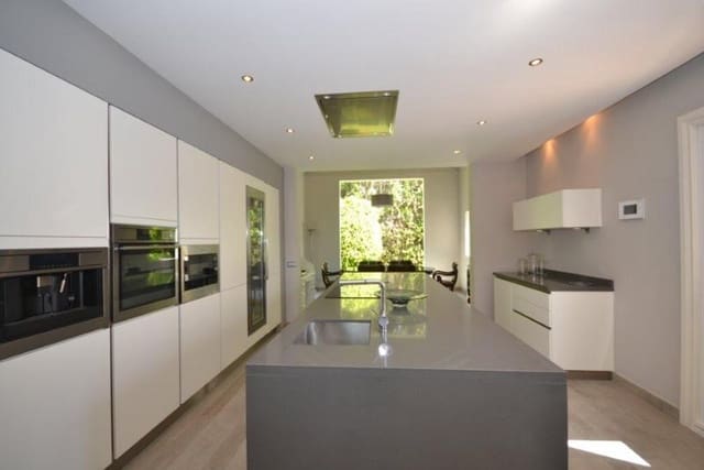 6 chambre Villa/Maison à vendre à Guadalmina Baja, Marbella avec piscine garage - 5 500 000 € (Ref: 10029548)