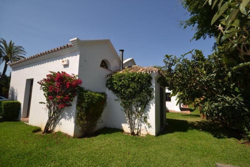 6 chambre Villa/Maison à vendre à Guadalmina avec piscine garage - 5 500 000 € (Ref: 10029548)
