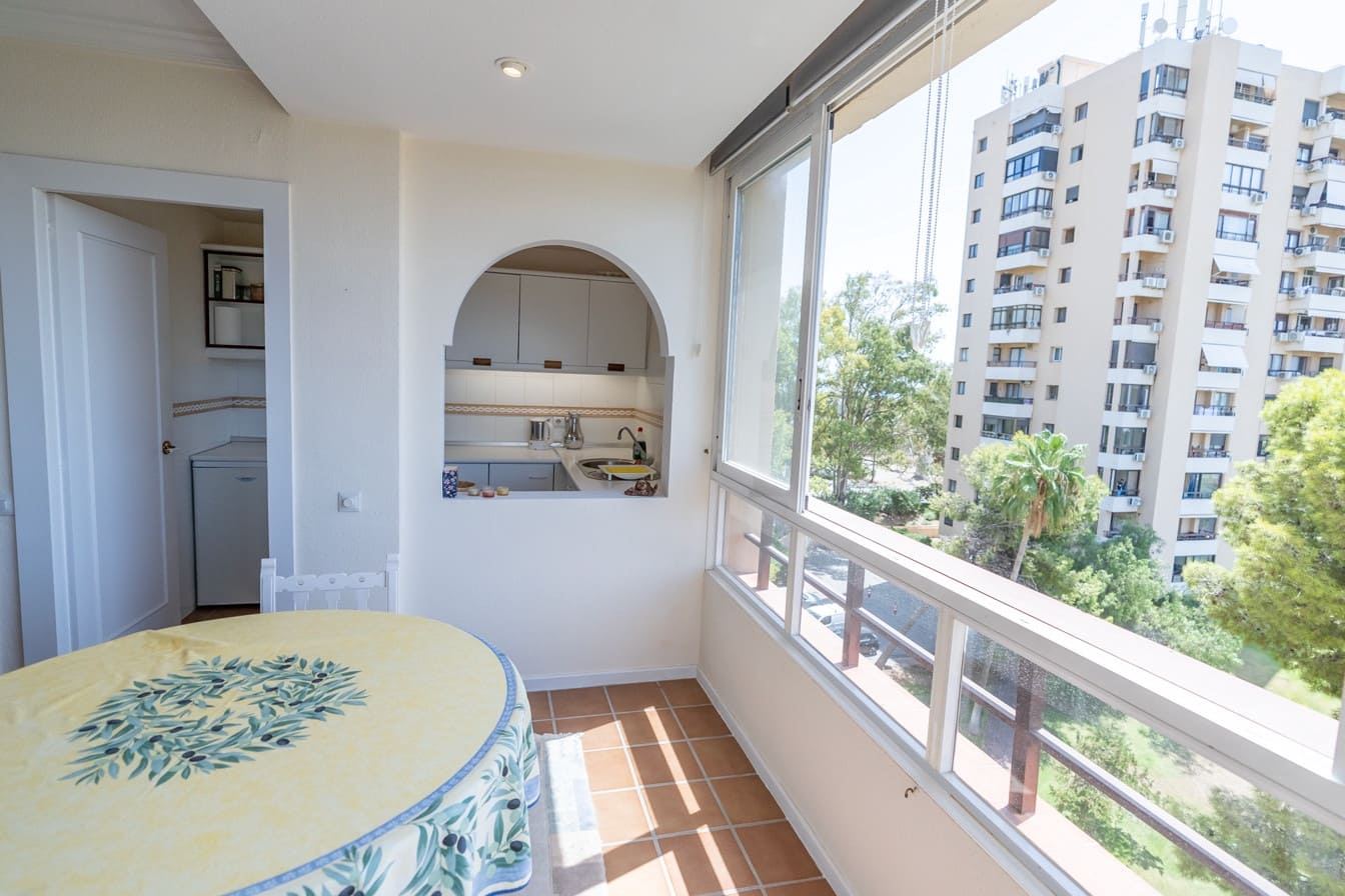 Apartamento de 2 habitaciones en Marbella en venta - 450.000 € (Ref: 10033200)