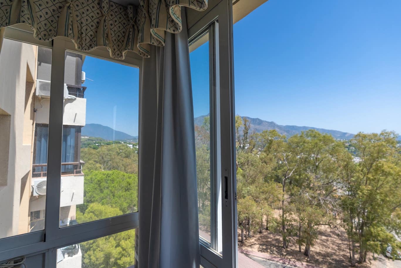 Apartamento de 2 habitaciones en Marbella en venta - 450.000 € (Ref: 10033200)