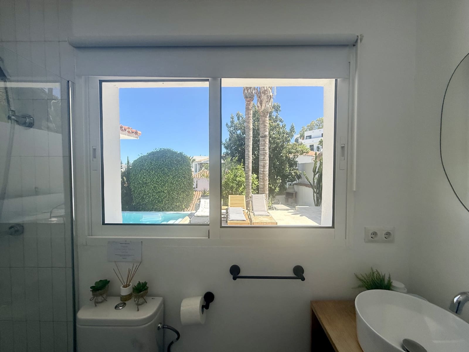 4 sypialnia Willa na sprzedaż w Nueva Andalucia z basenem garażem - 1 100 000 € (Ref: 10039421)