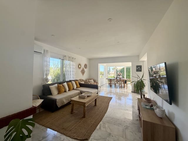 4 sypialnia Willa na sprzedaż w Nueva Andalucia, Marbella z basenem garażem - 1 100 000 € (Ref: 10039421)