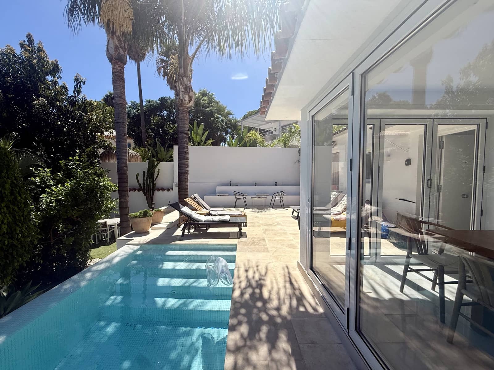 4 sypialnia Willa na sprzedaż w Nueva Andalucia z basenem garażem - 1 100 000 € (Ref: 10039421)