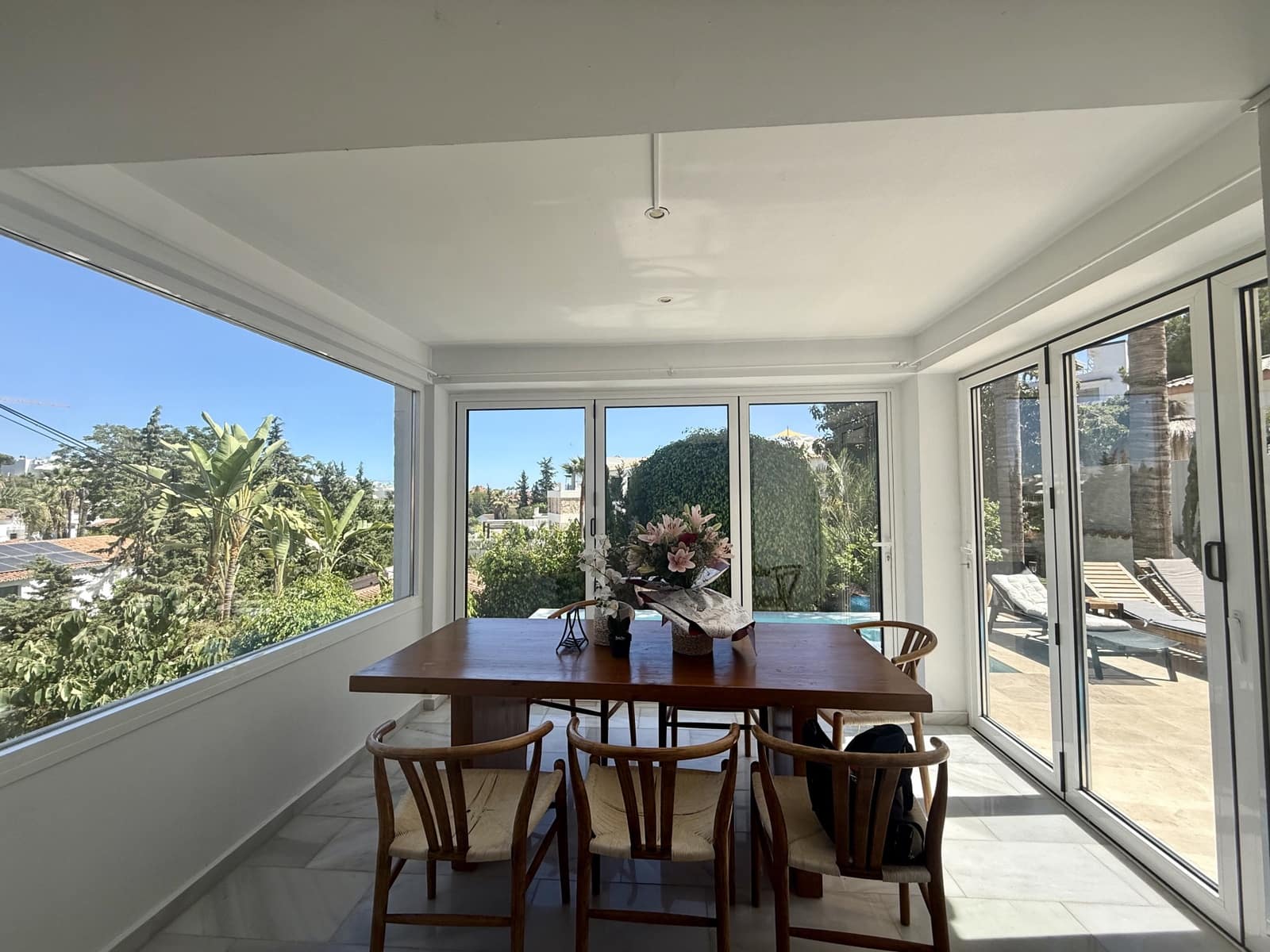 4 sypialnia Willa na sprzedaż w Nueva Andalucia z basenem garażem - 1 100 000 € (Ref: 10039421)