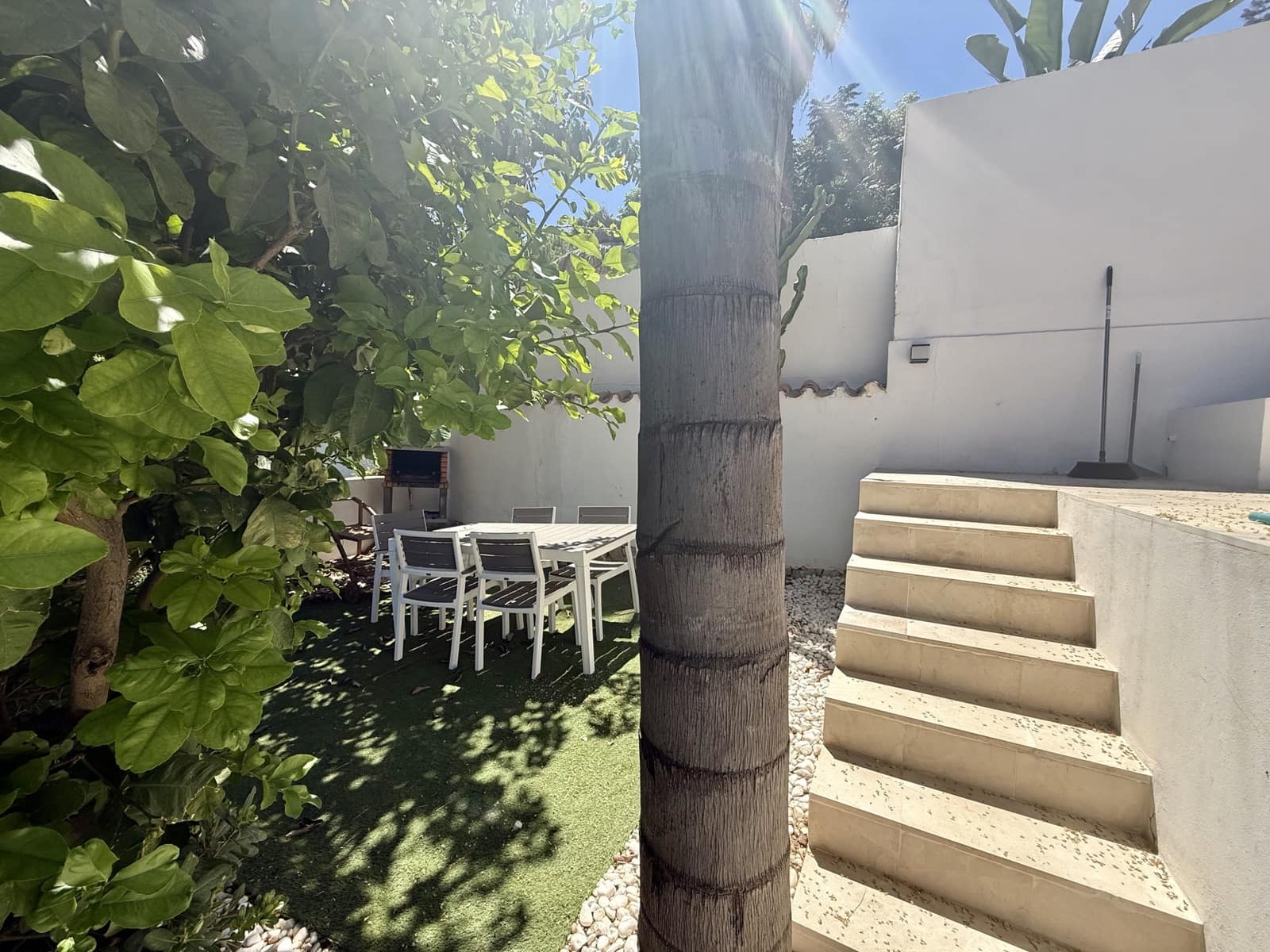 4 sypialnia Willa na sprzedaż w Nueva Andalucia z basenem garażem - 1 100 000 € (Ref: 10039421)