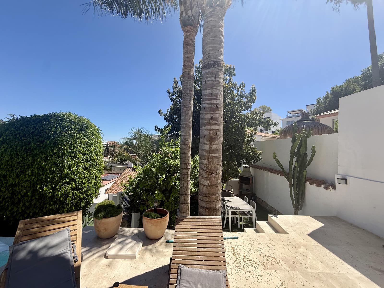 4 sypialnia Willa na sprzedaż w Nueva Andalucia z basenem garażem - 1 100 000 € (Ref: 10039421)
