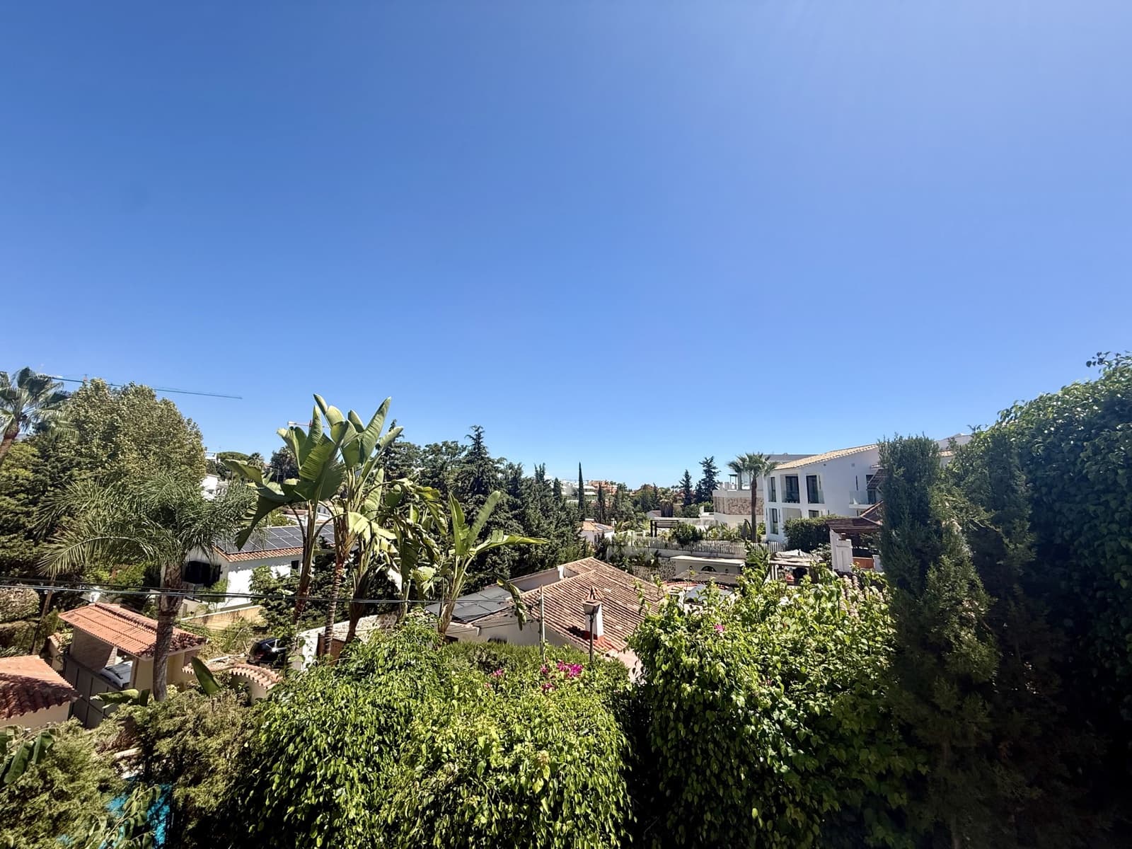 4 sypialnia Willa na sprzedaż w Nueva Andalucia z basenem garażem - 1 100 000 € (Ref: 10039421)