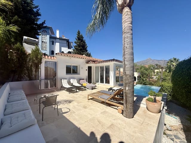 4 chambre Villa/Maison à vendre à Nueva Andalucia, Marbella avec piscine garage - 1 100 000 € (Ref: 10039421)