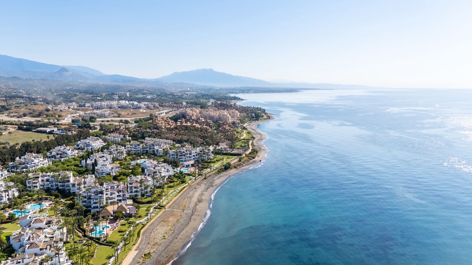 2 makuuhuone Huoneisto myytävänä paikassa Estepona mukana uima-altaan 
autotalli - 890 000 € (Ref: 10054334)