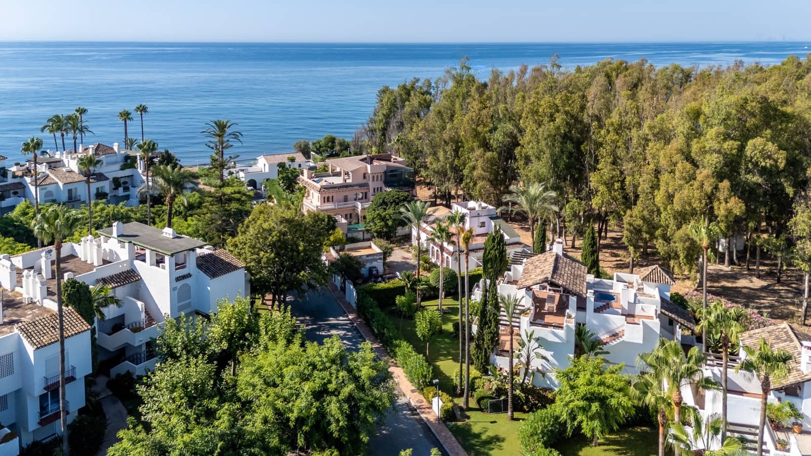 2 makuuhuone Huoneisto myytävänä paikassa Estepona mukana uima-altaan 
autotalli - 890 000 € (Ref: 10054334)