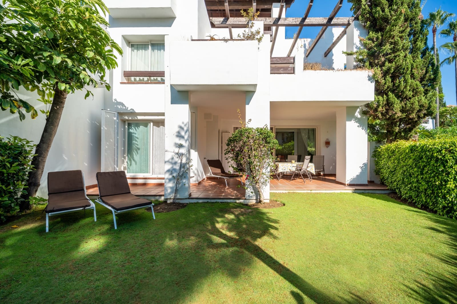 2 makuuhuone Huoneisto myytävänä paikassa Estepona mukana uima-altaan 
autotalli - 890 000 € (Ref: 10054334)