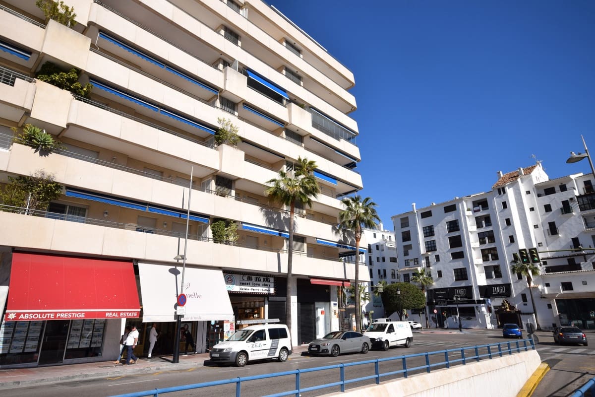 2 bedroom Apartment for sale in Puerto Banus with pool garage - € 700,000 (Ref: 10057675)