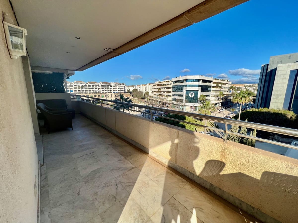 2 bedroom Apartment for sale in Puerto Banus with pool garage - € 700,000 (Ref: 10057675)