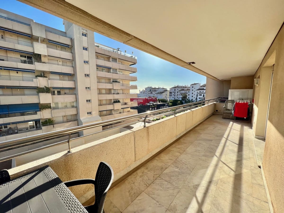 2 bedroom Apartment for sale in Puerto Banus with pool garage - € 700,000 (Ref: 10057675)