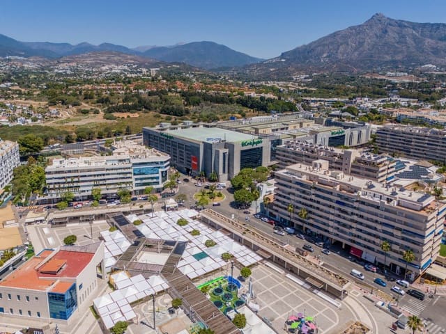 2 bedroom Apartment for sale in Puerto Banus, Marbella with pool garage - € 700,000 (Ref: 10057675)