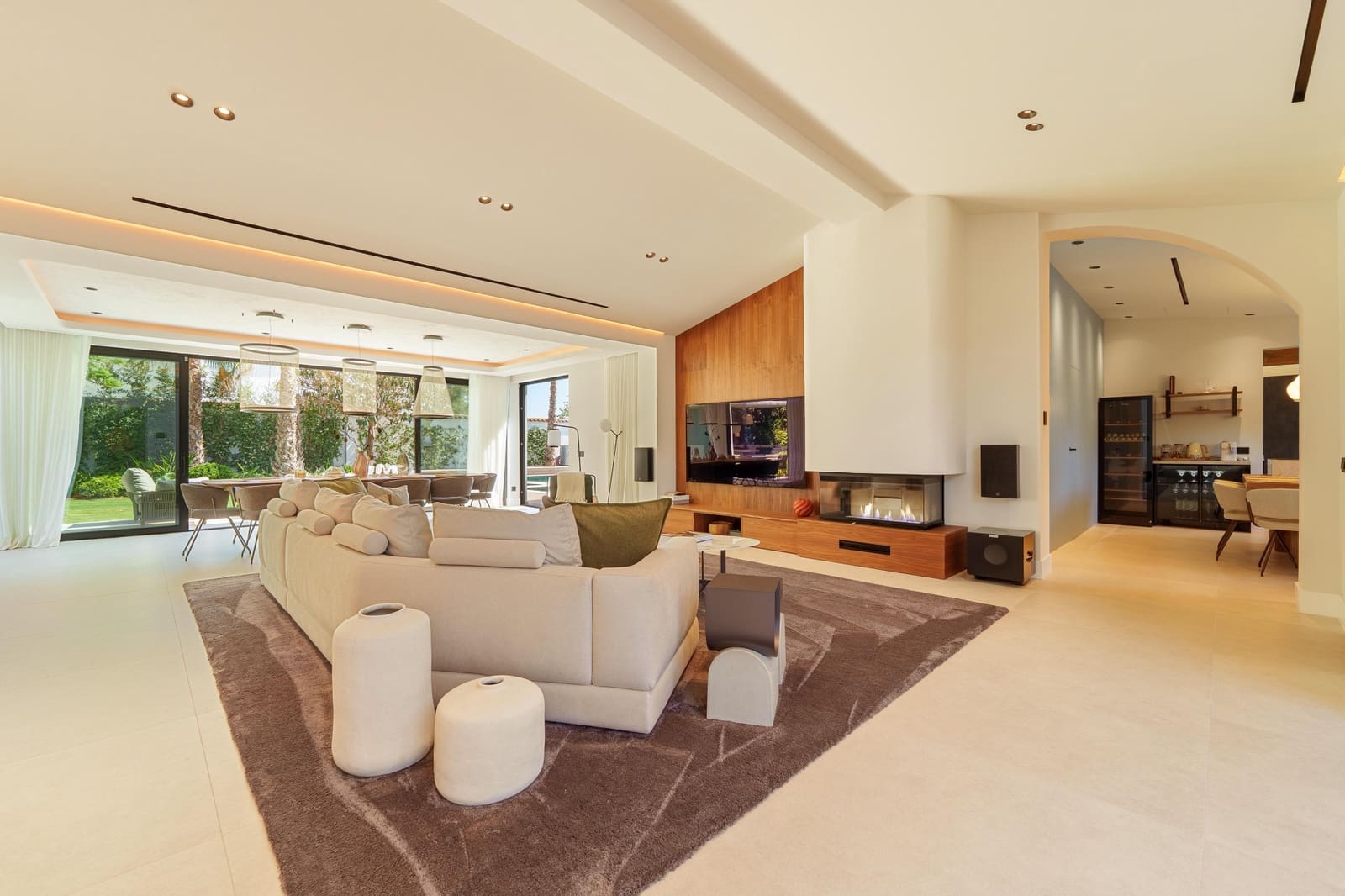 5 soverom Villa til salgs i Puerto Banus med svømmebasseng garasje - € 5 750 000 (Ref: 10060925)