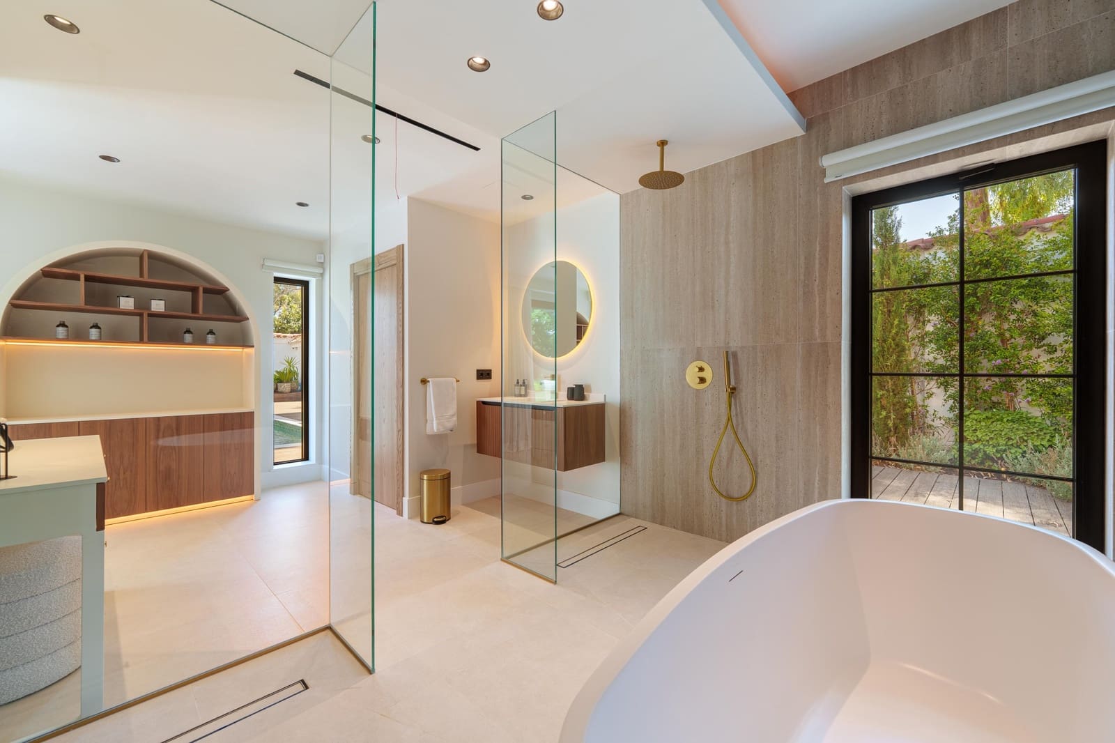 5 soverom Villa til salgs i Puerto Banus med svømmebasseng garasje - € 5 750 000 (Ref: 10060925)