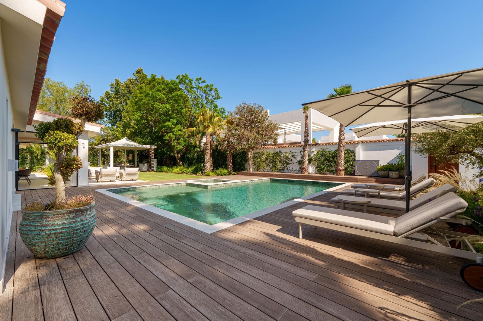5 soverom Villa til salgs i Puerto Banus med svømmebasseng garasje - € 5 750 000 (Ref: 10060925)