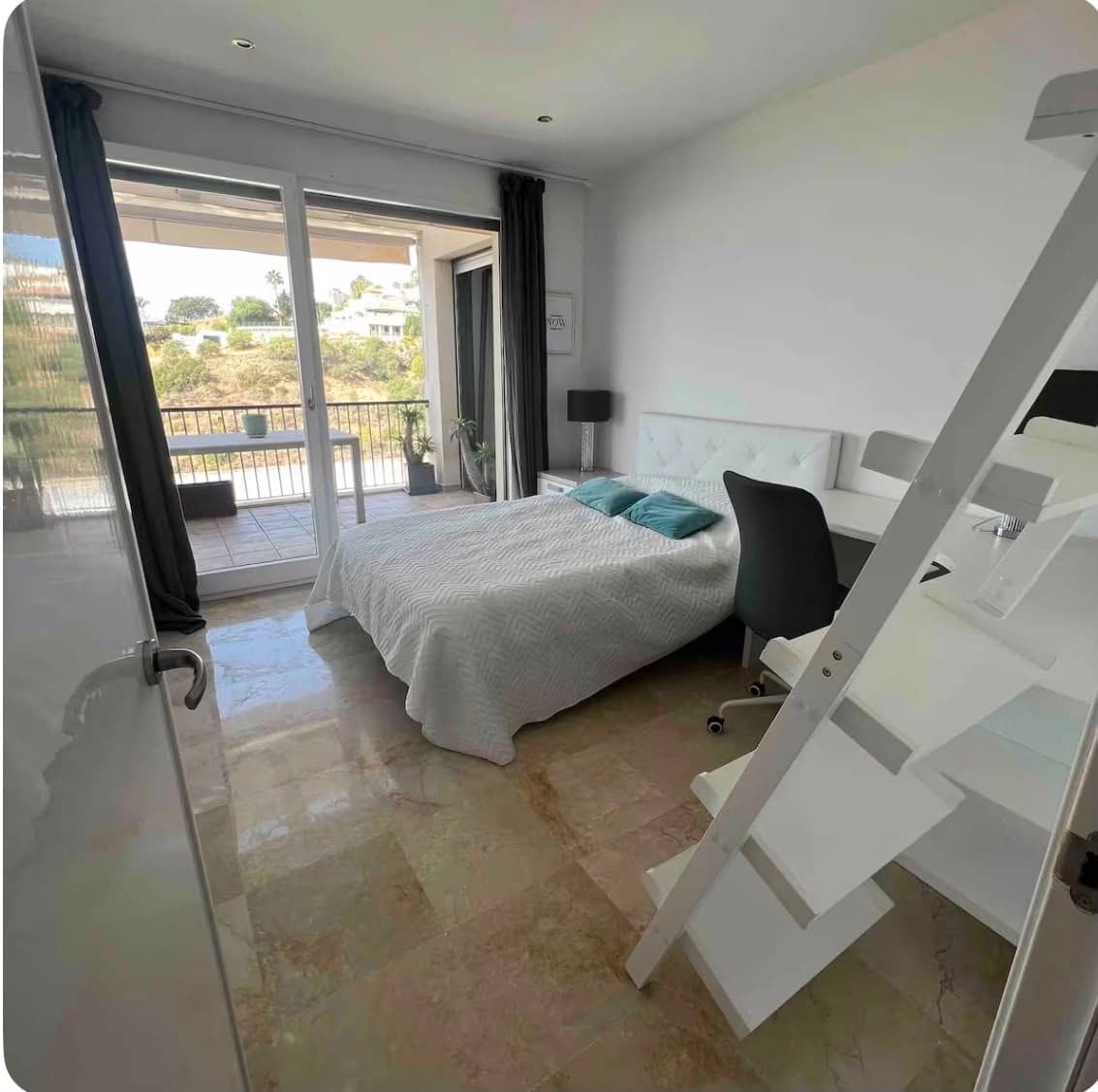 3 chambre Appartement à vendre à Marbella avec piscine garage - 495 000 € (Ref: 10062919)