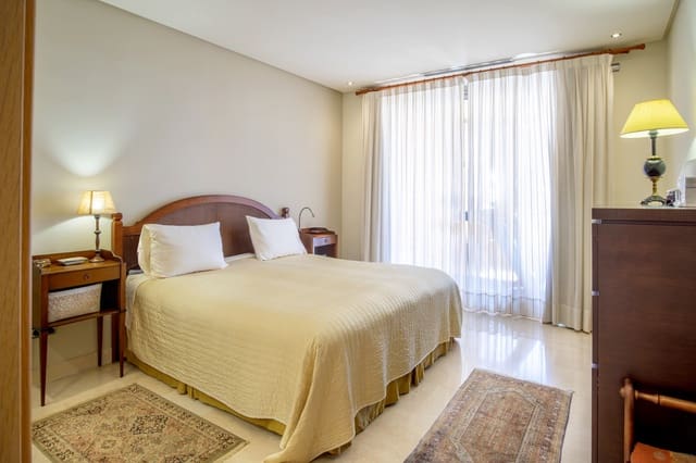 2 quarto Apartamento para venda em Golden Mile, Marbella com piscina garagem - 1 200 000 € (Ref: 10062922)