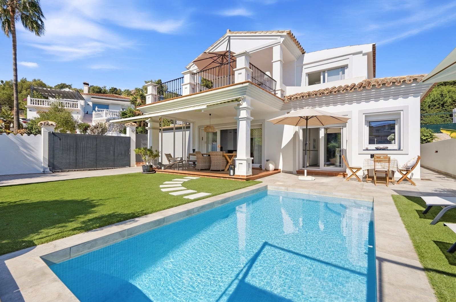 Chalet de 4 habitaciones en Mijas Costa en venta con piscina garaje - 985.000 € (Ref: 10085423)
