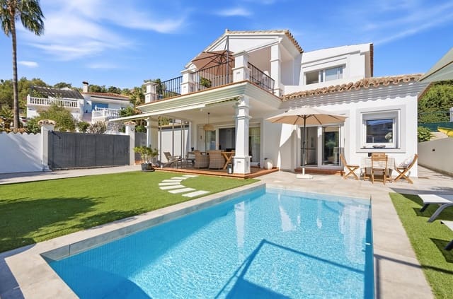 Chalet de 4 habitaciones en Mijas Costa, Mijas en venta con piscina garaje - 985.000 € (Ref: 10085423)