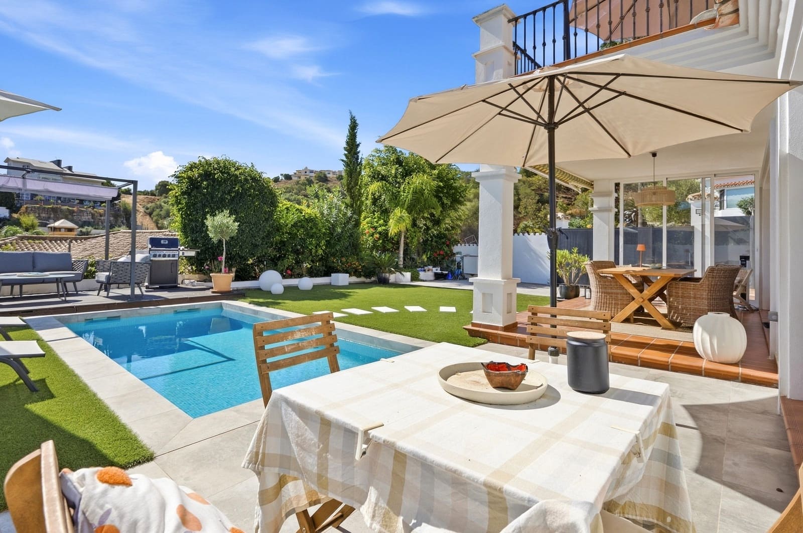 Chalet de 4 habitaciones en Mijas Costa en venta con piscina garaje - 985.000 € (Ref: 10085423)