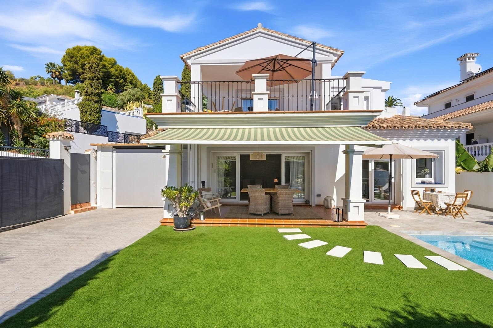 Chalet de 4 habitaciones en Mijas Costa en venta con piscina garaje - 985.000 € (Ref: 10085423)