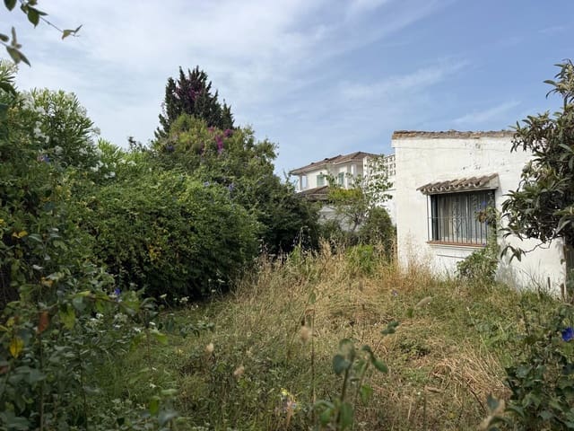Building Plot for sale in El Paraiso, Estepona - € 780,000 (Ref: 10095743)